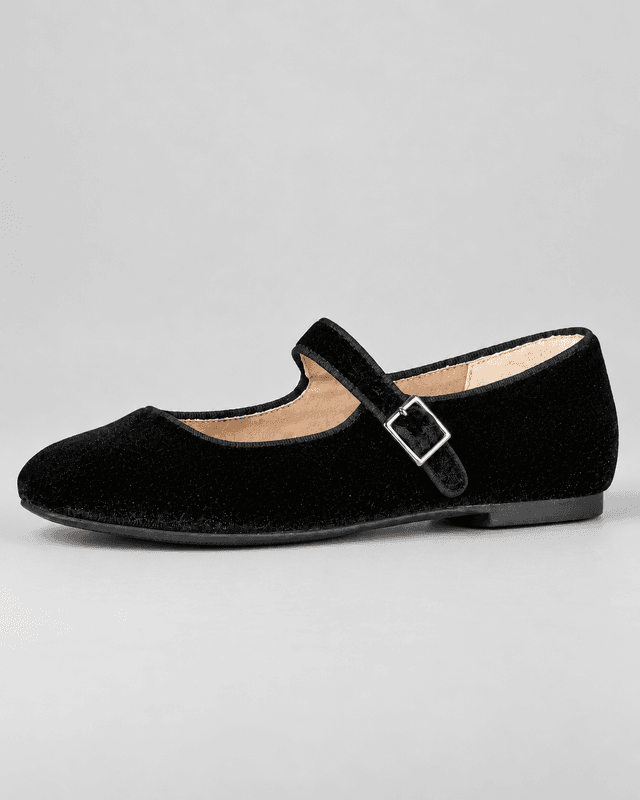 Amazon Essentials Black Flats